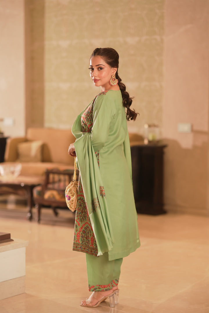 Kareena Jaal Embroidered Unstitched Suit