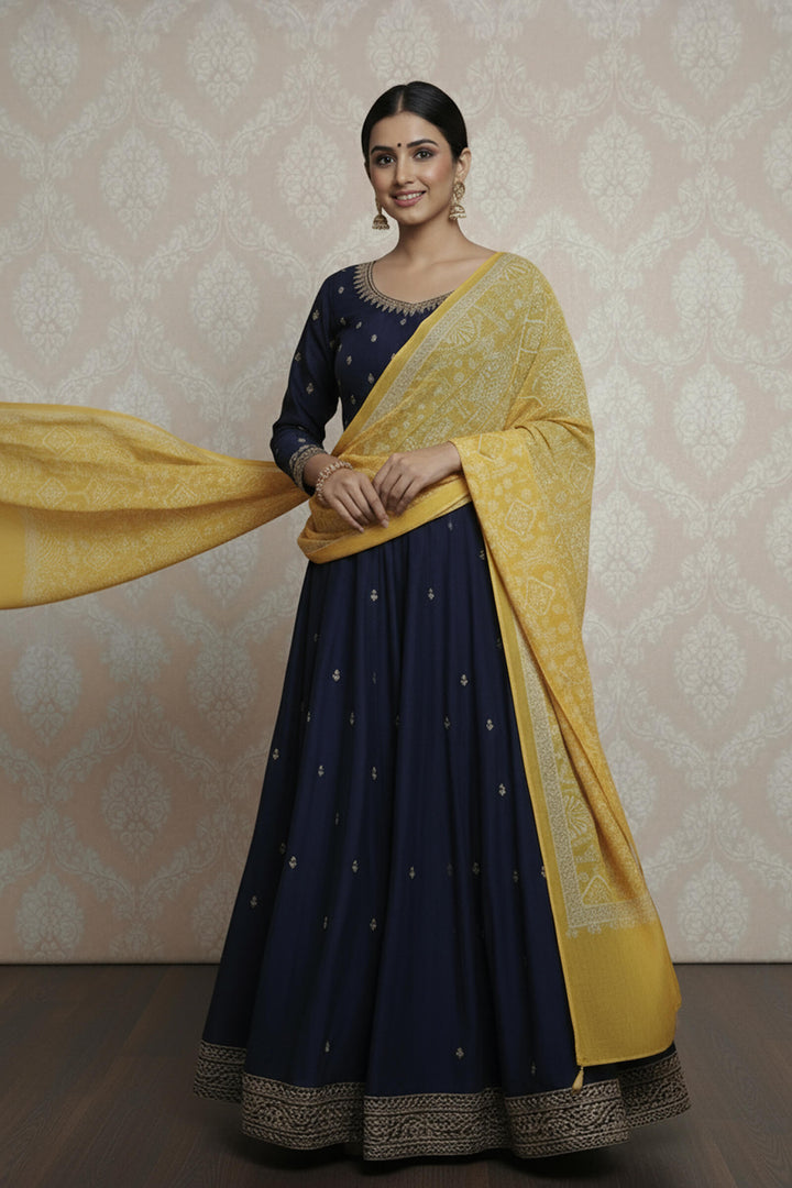 Monotone (Chatai-Style) Embroidered Shawl