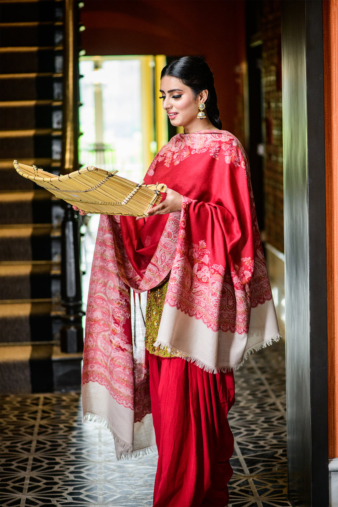 Contrast Palla Jamawar Women's Shawl