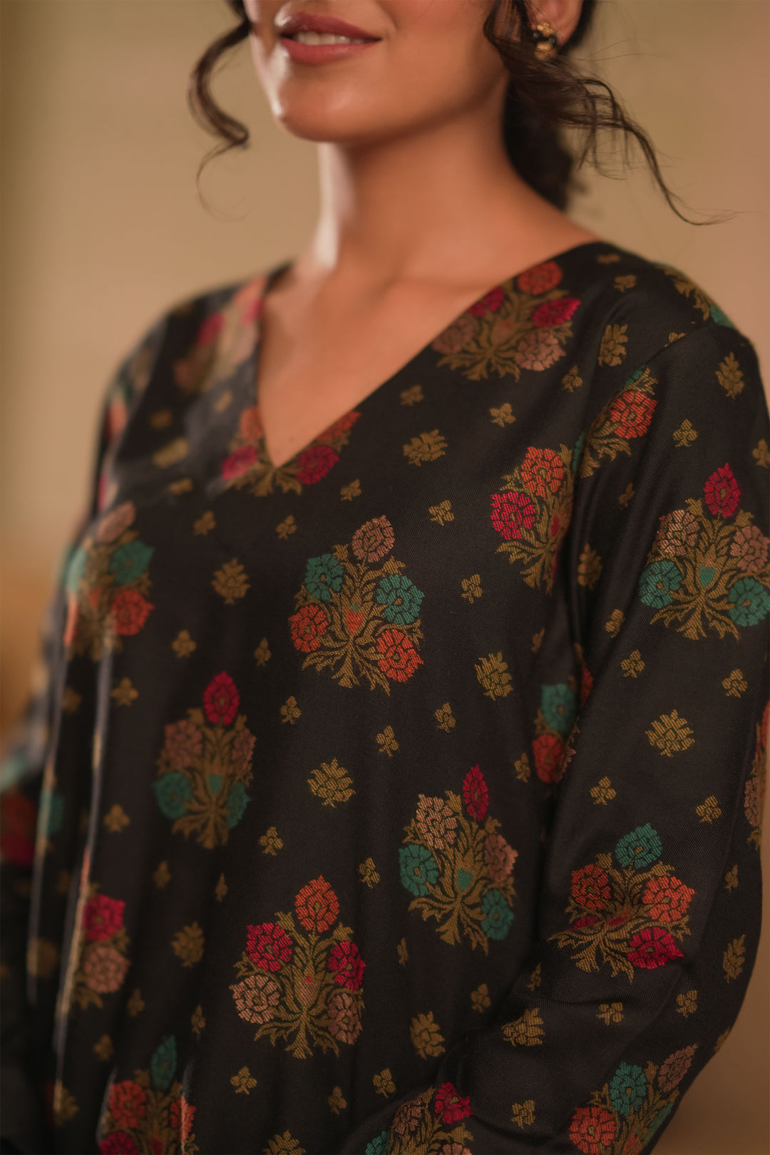Buti Weave - Unstitched Suit With Border Dupatta