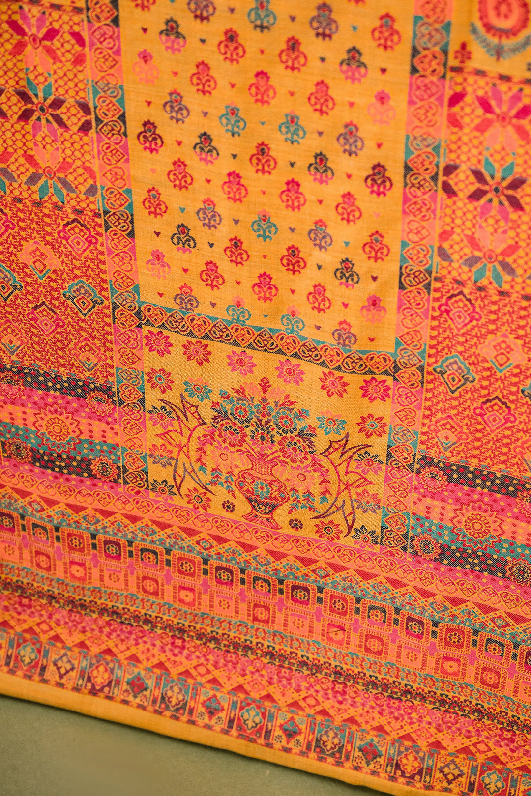 Buti Jaal Unstitched Suit