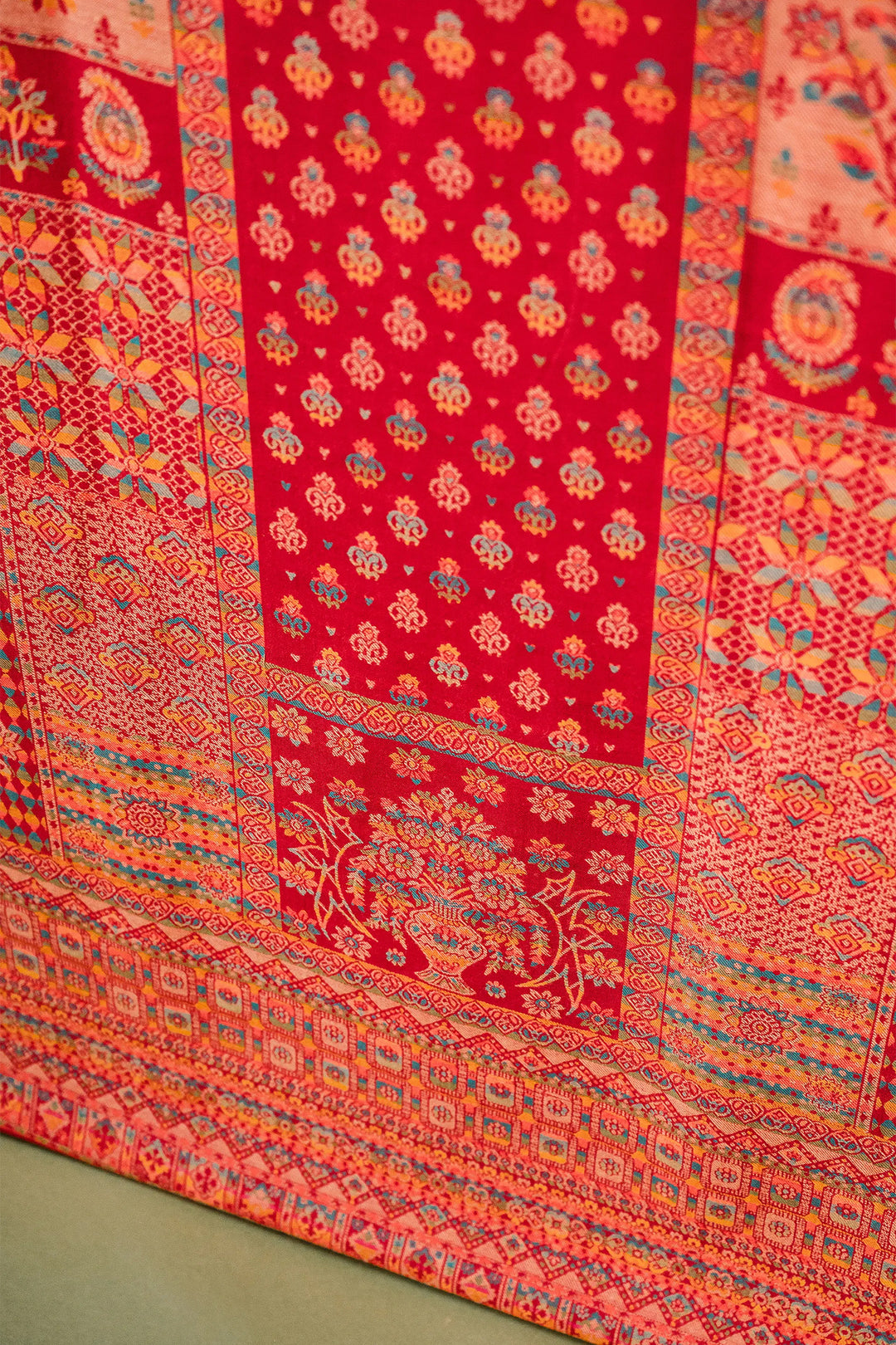 Buti Jaal Unstitched Suit