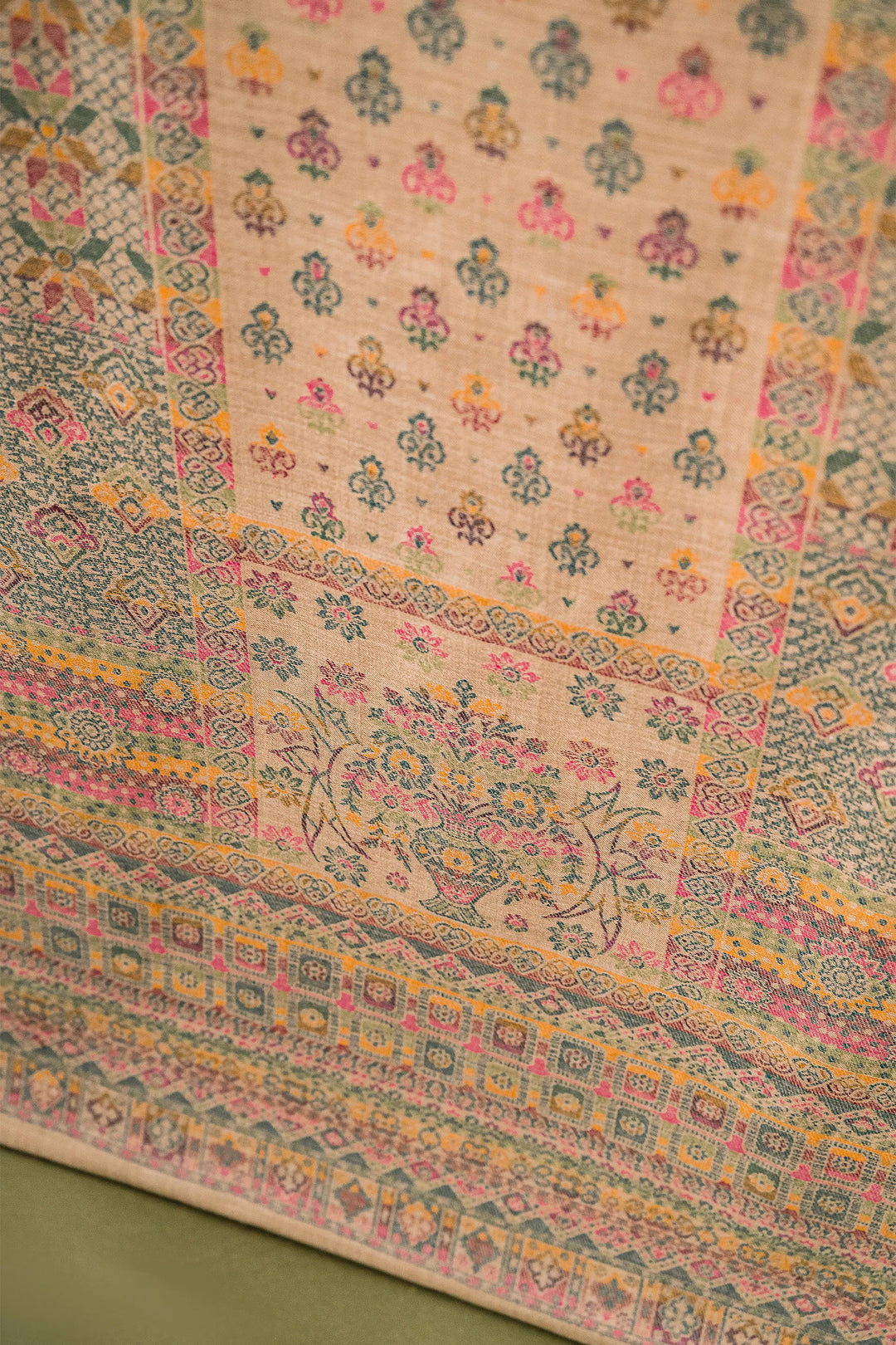 Buti Jaal Unstitched Suit