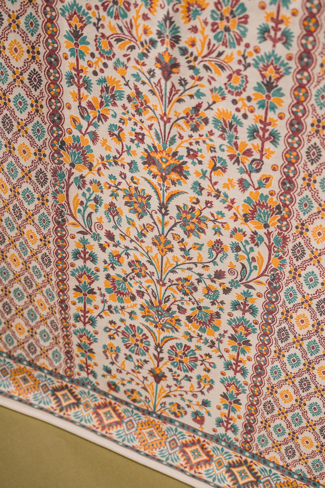 Kani Jaal Unstitched Suit With Buti Dupatta