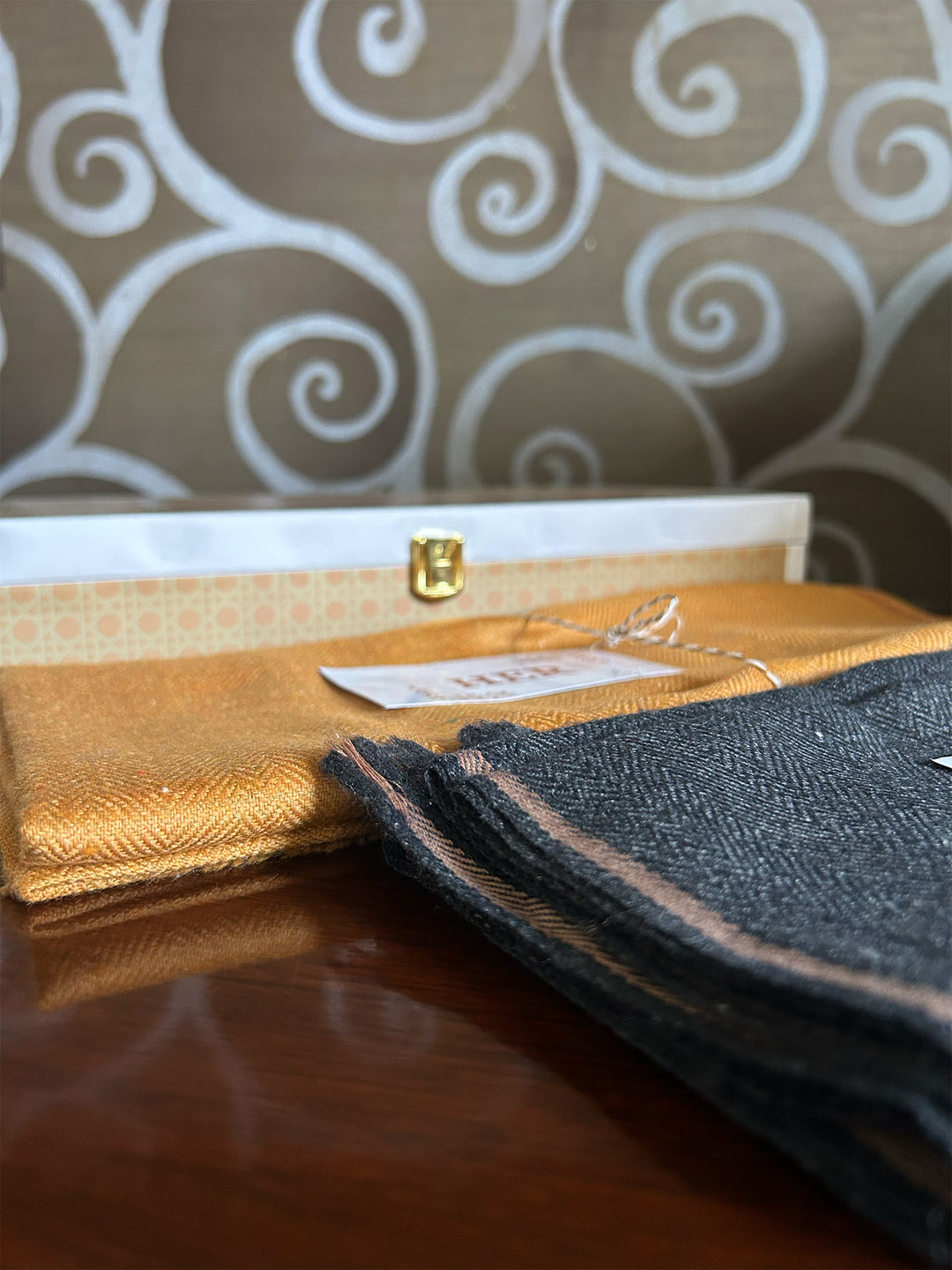 Khadi His & Her Stole Set