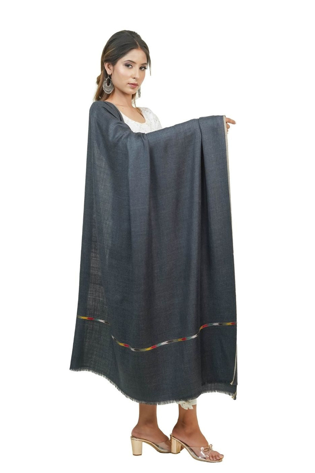 Women's Shawl Woven On Handloom With Intricate Kullu Border