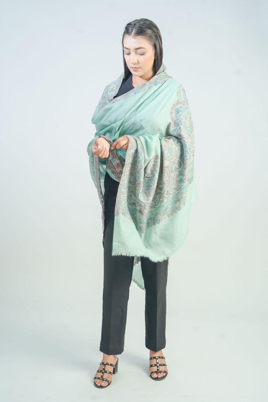 Woven Border Design Women's Shawl - Daur Palla