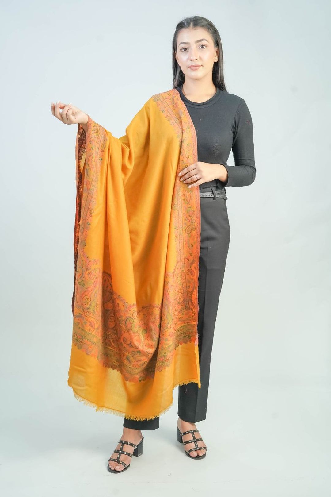 Woven Border Design Women's Shawl - Daur Palla