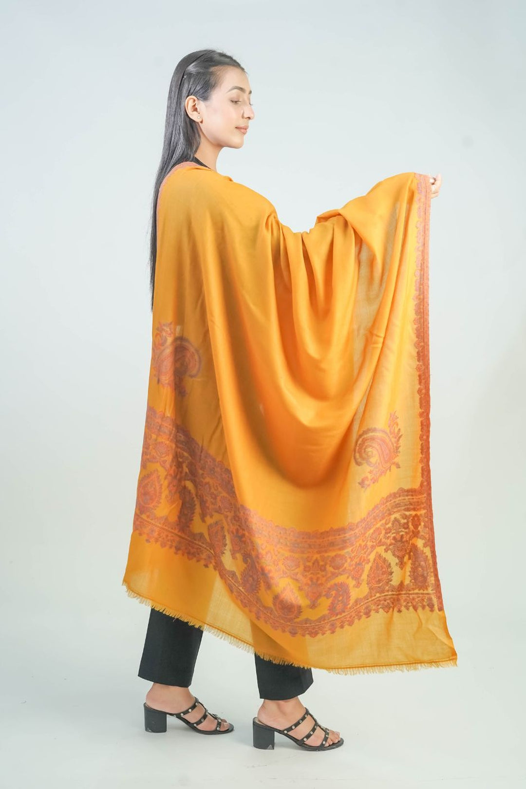 Woven Border Design Women's Shawl - Palla Kunj