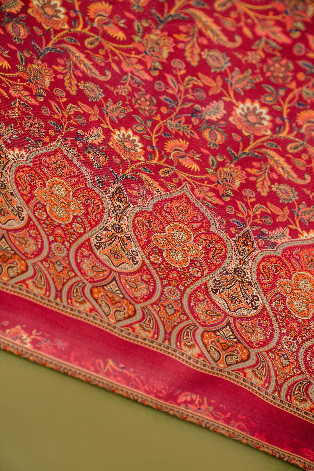 Traditional Pallu Unstitched Suit With Reversible Dupatta