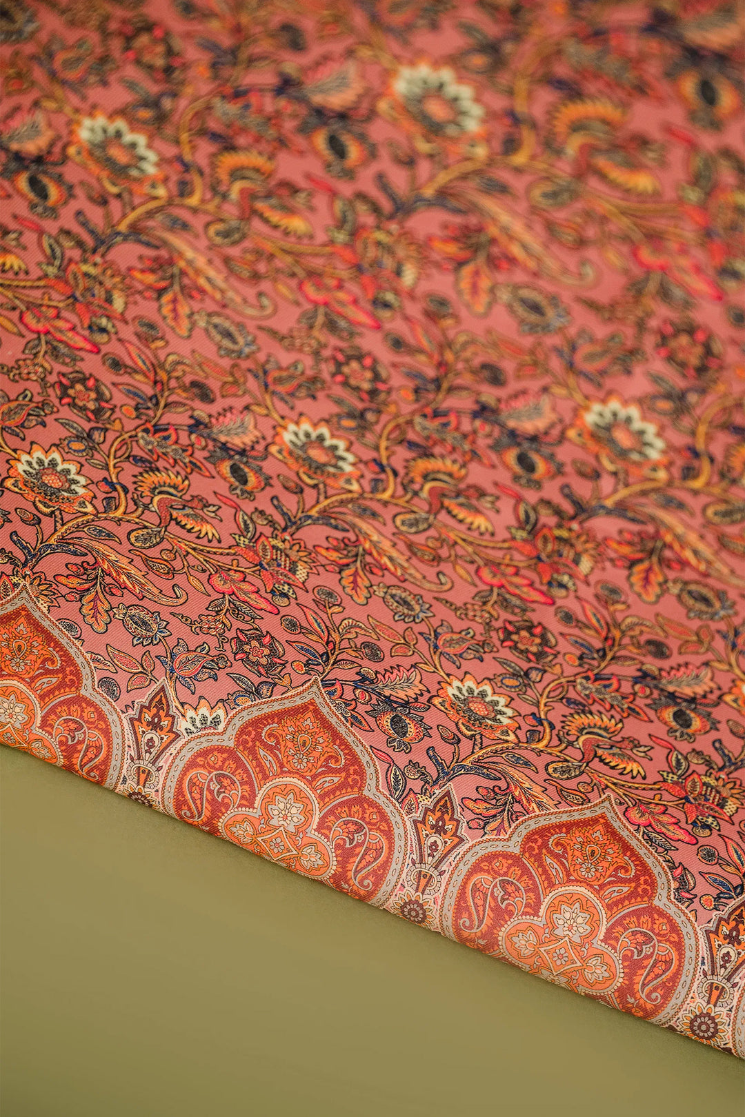 Traditional Pallu Unstitched Suit With Reversible Dupatta