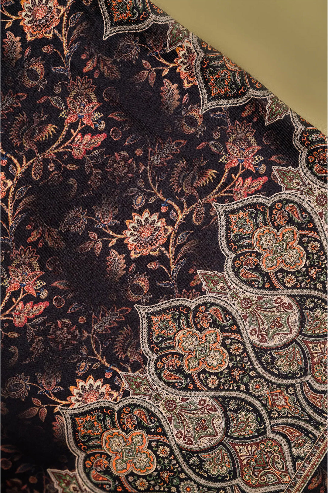 Traditional Pallu Unstitched Suit With Reversible Dupatta