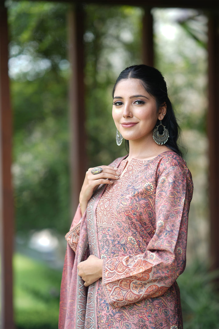 Traditional Pallu Unstitched Suit With Reversible Dupatta