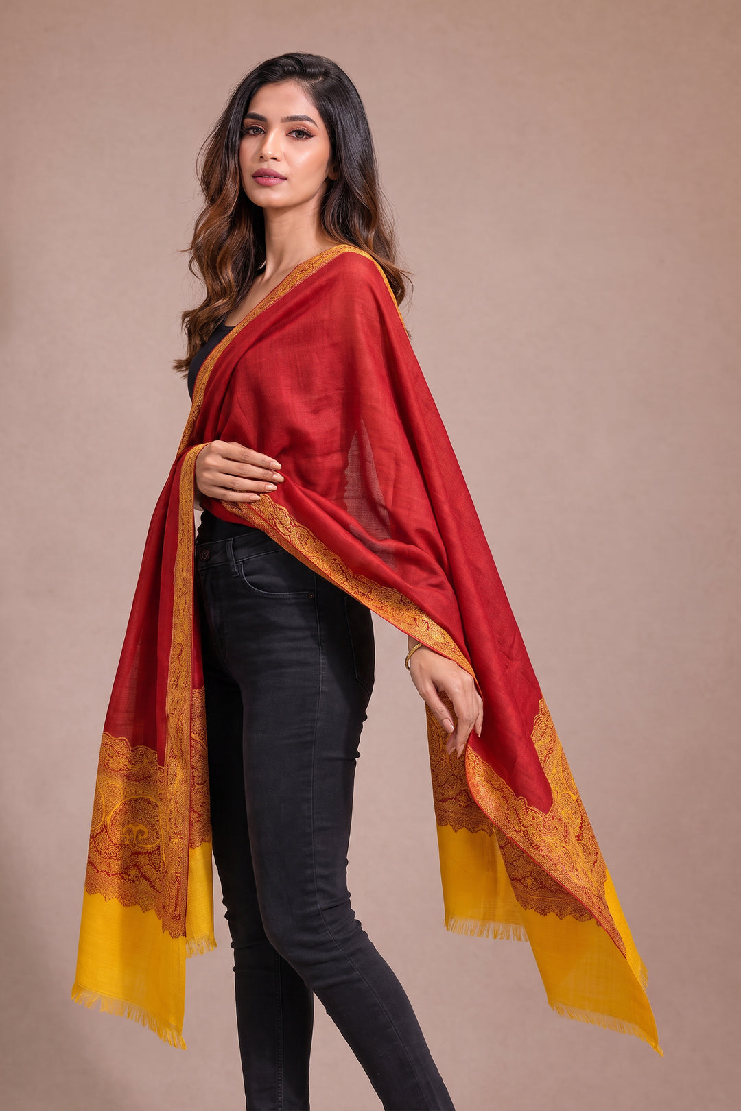 Contrast Palla Women's  Shawl With Border