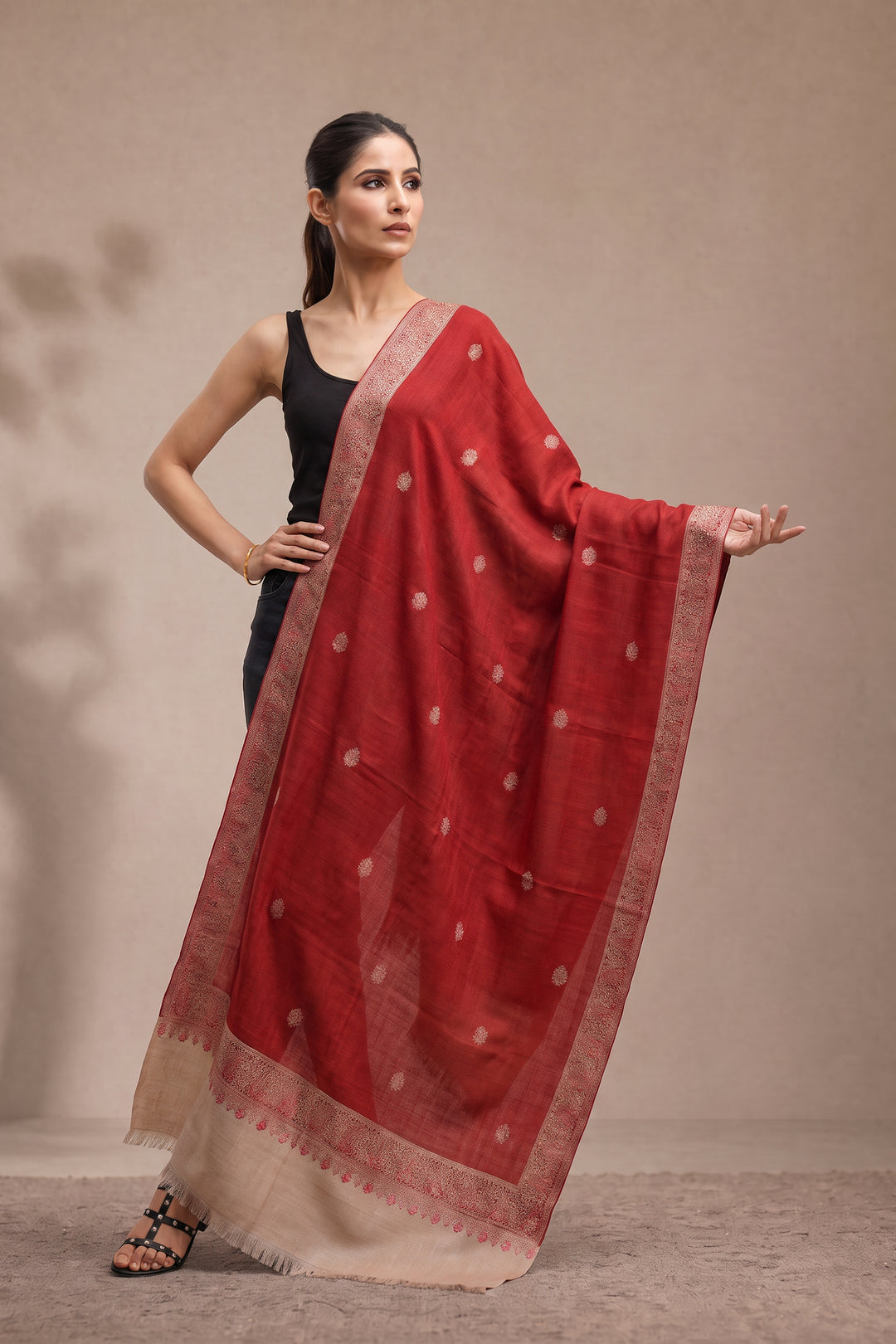 Contrast Palla Women's Shawl With Border And Booti