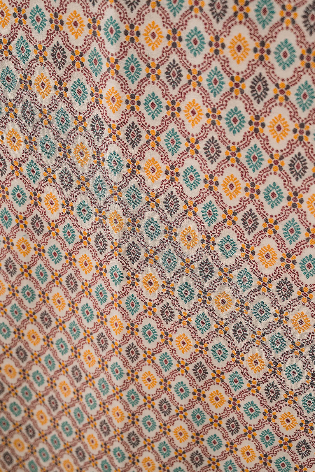 Kani Jaal Unstitched Suit With Buti Dupatta