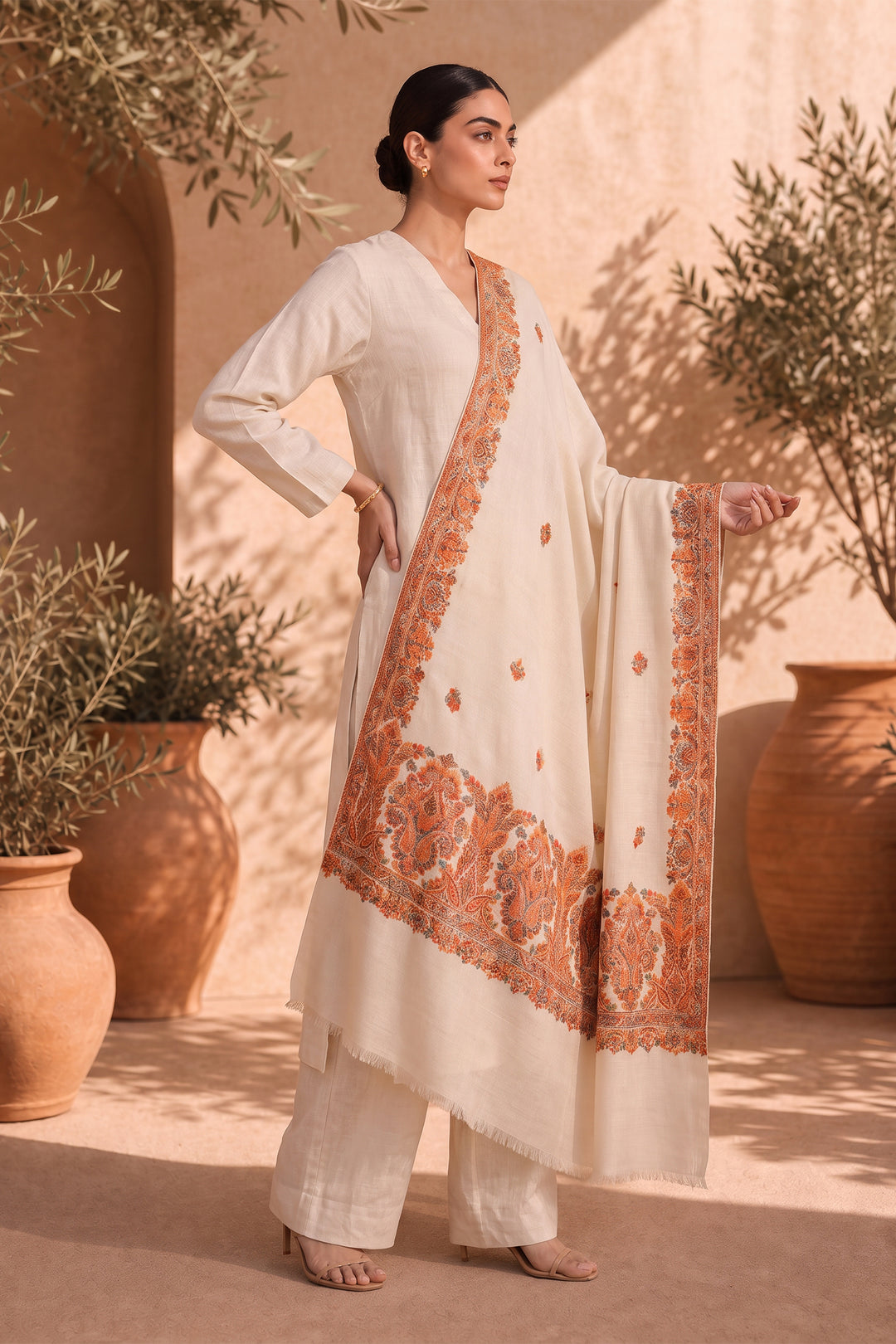 Kani Women's Shawl With Booti Design