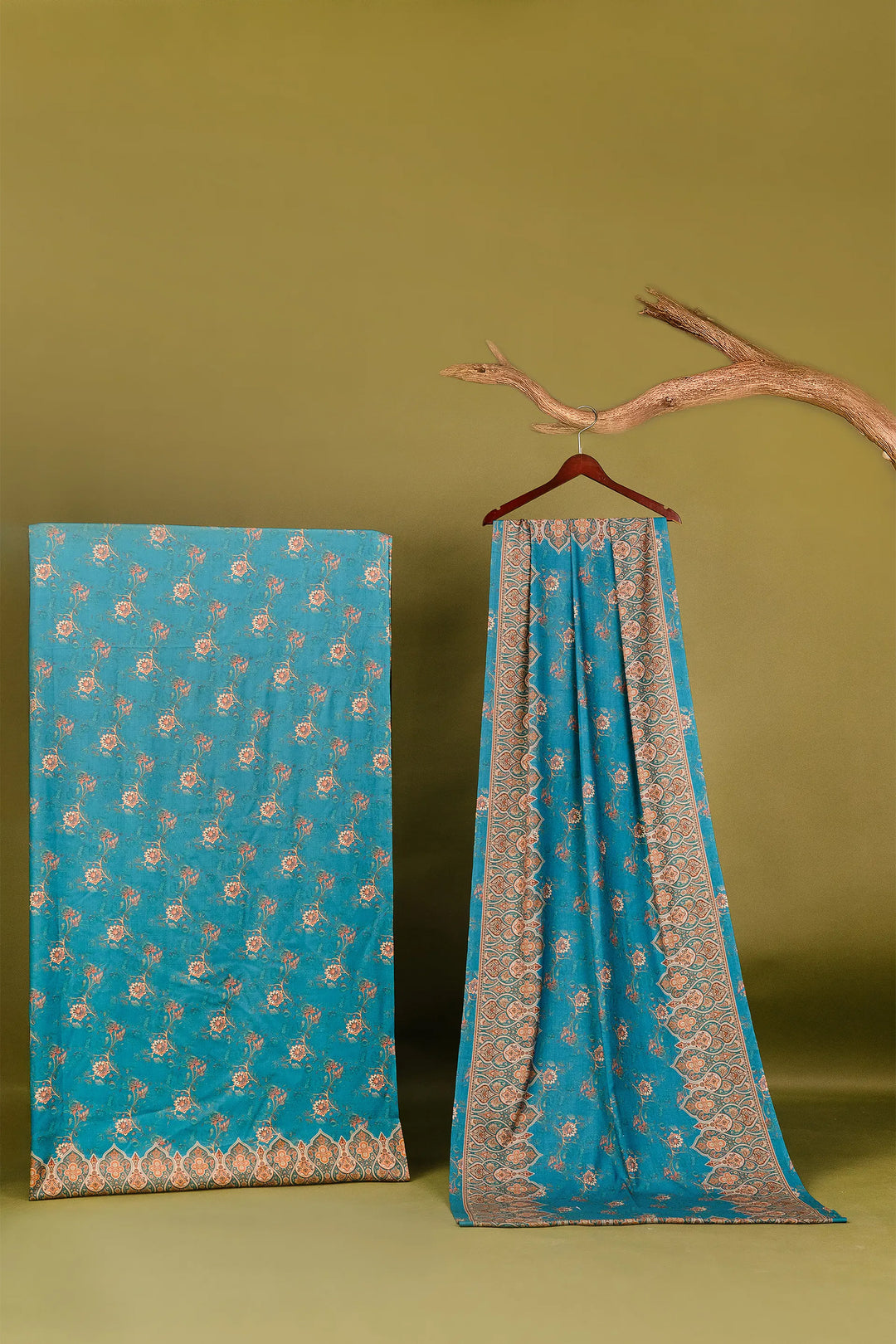 Traditional Pallu Unstitched Suit With Reversible Dupatta