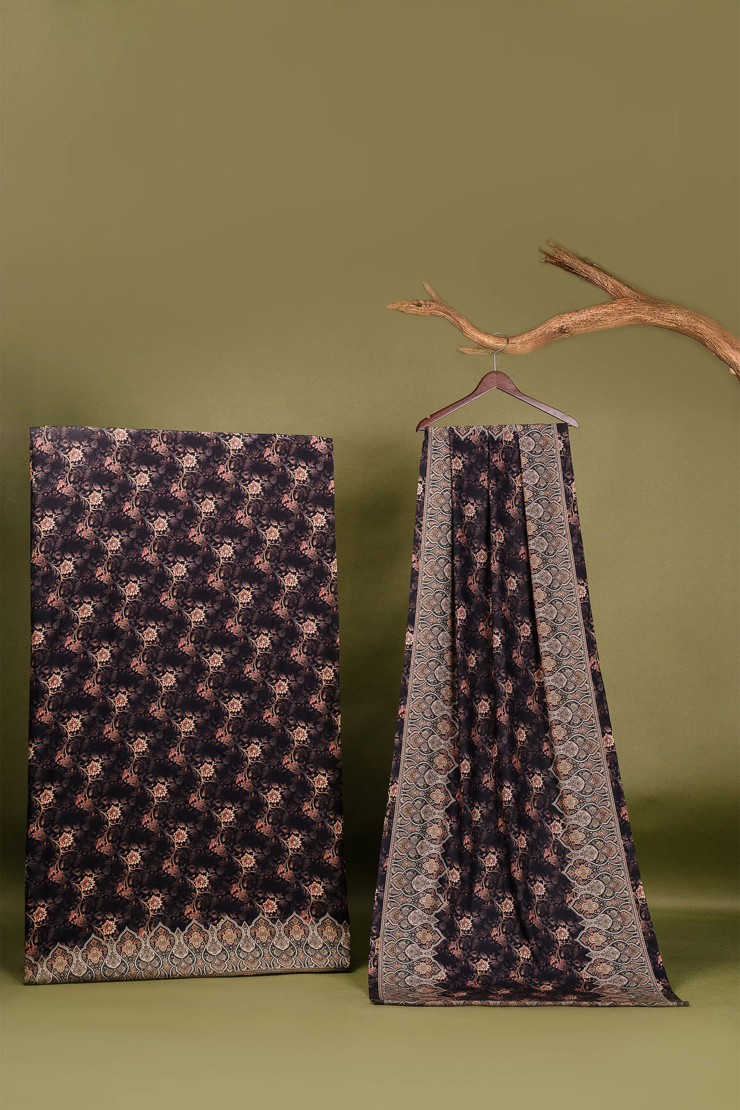 Traditional Pallu Unstitched Suit With Reversible Dupatta