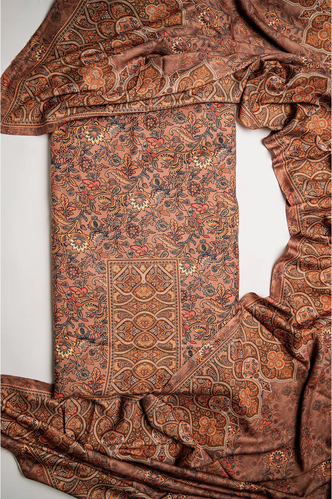 Traditional Pallu Unstitched Suit With Reversible Dupatta